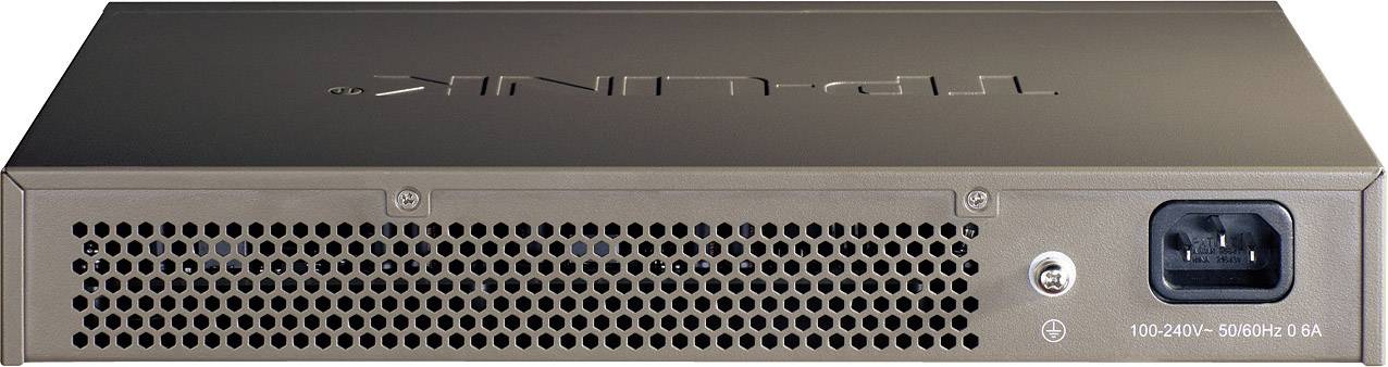 Een zwarte TP-Link-netwerk-switch met ventilatiesleuven en een netstroomaansluiting aan de achterkant.