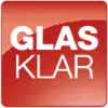 'GLAS KLAR'-logo op lichtblauwe achtergrond.