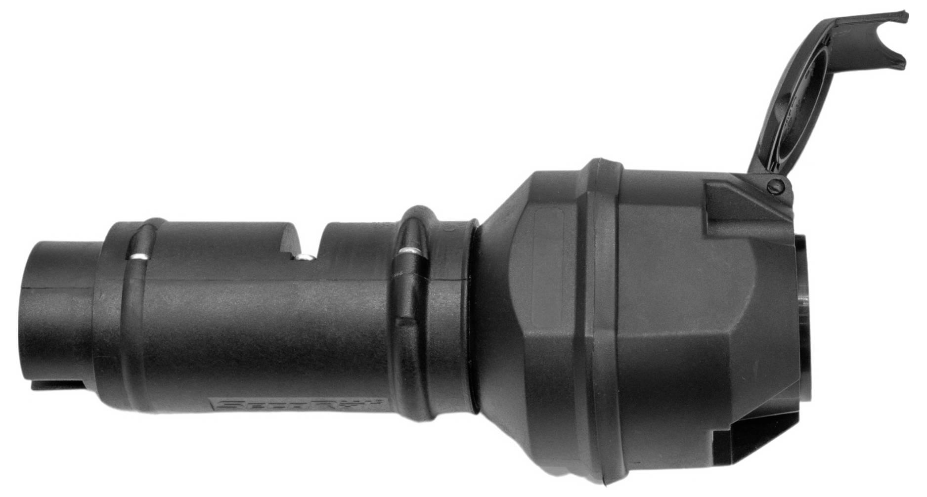 Czarny 13-stykowy wtyk przyczepy z odchylaną pokrywą ochronną, sfotografowany z boku.