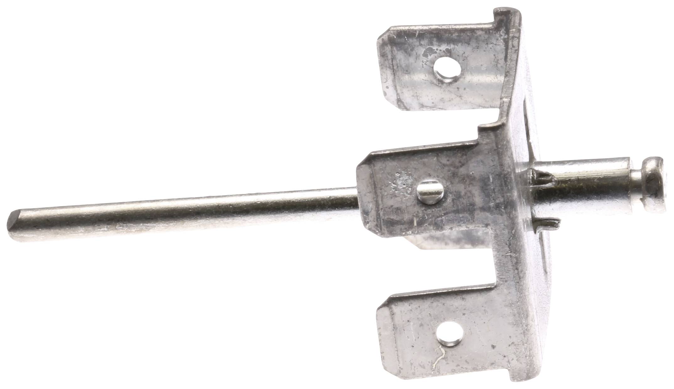 Metalowy element z prostokątną podstawą i długim, cylindrycznym trzpieniem. Prawdopodobnie służy jako uchwyt lub element mocujący.