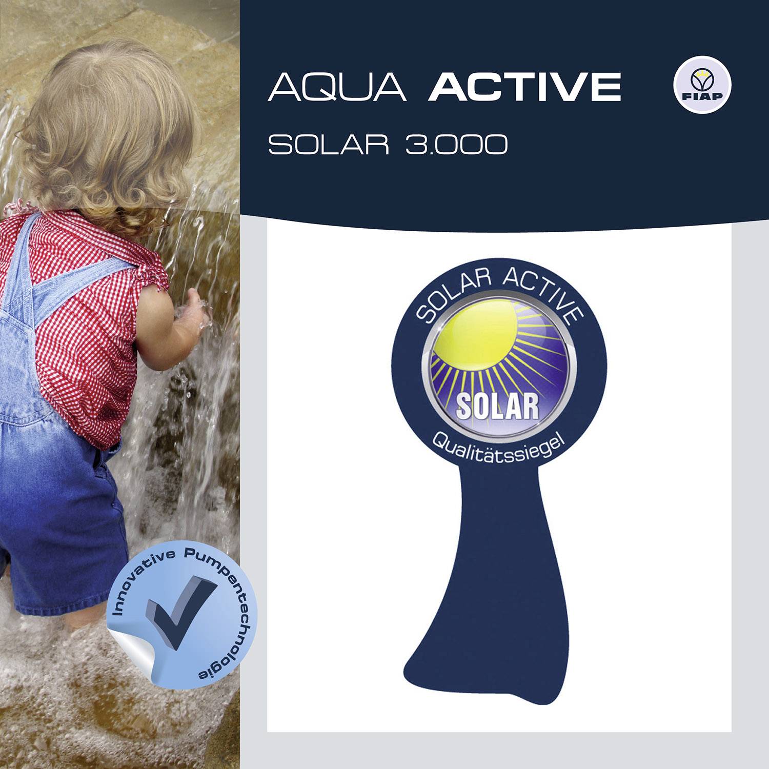 Dziecko na placu zabaw bawi się wodą przy fontannie. Po prawej stronie tekst 'Aqua Active Solar 3000' oraz logo certyfikowane solarnie.