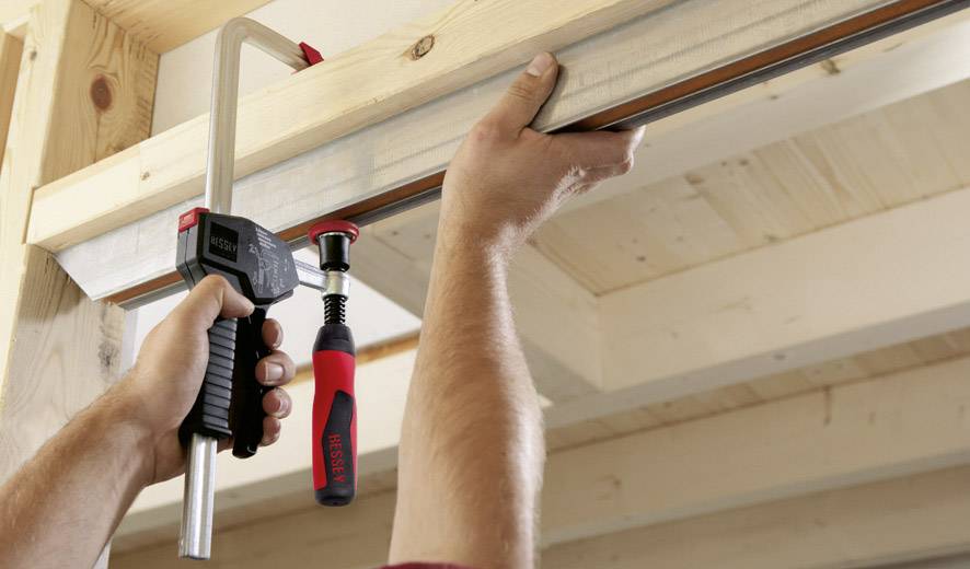 Одноручний затискач EHZ з ручкою 2K Bessey EHZ30-2K Максимальна ширина затискання: 300 мм Довжина виробу: 420 мм Хід: 100 мм