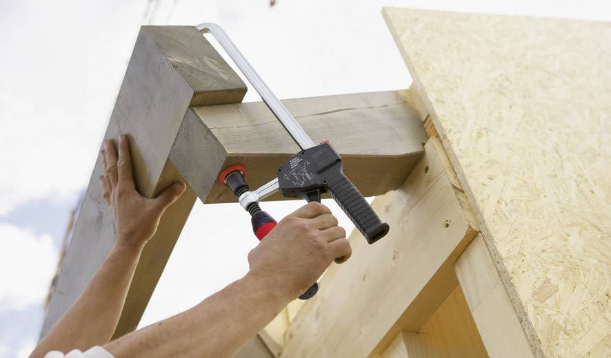 Одноручний затискач EHZ з ручкою 2K Bessey EHZ30-2K Максимальна ширина затискання: 300 мм Довжина виробу: 420 мм Хід: 100 мм