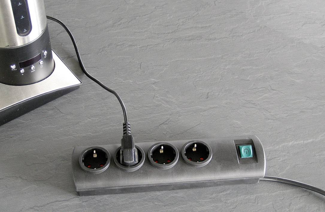 Подовжувач з вимикачем Brennenstuhl Primera-Line 1153300124, захисний роз'єм, Кількість розеток: 4