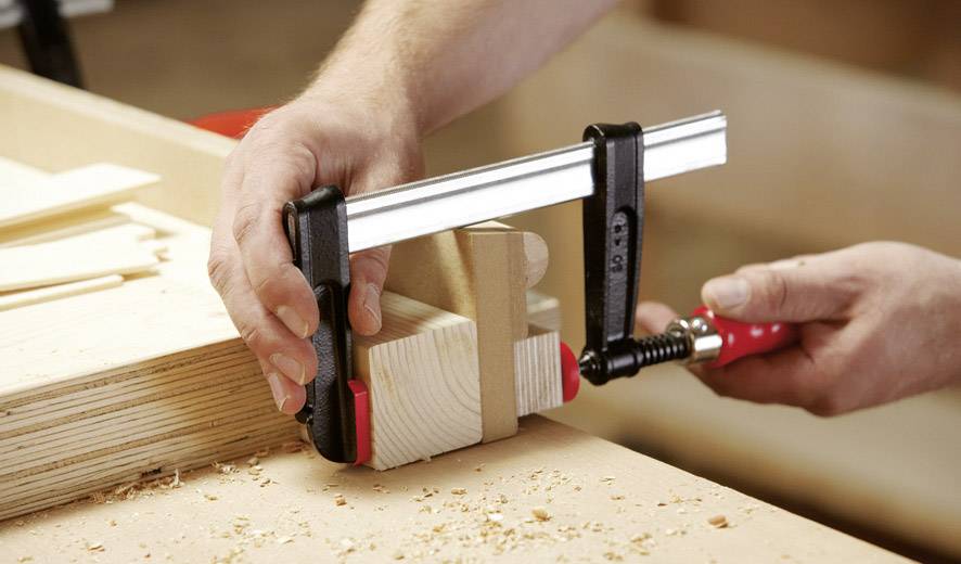 Гвинтовий зажим із ковкого чавуну TPN-BE 400/175 Bessey TPN40BE Максимальна ширина затиску: 400 мм Подача: 175 мм Bessey TPN40BE М