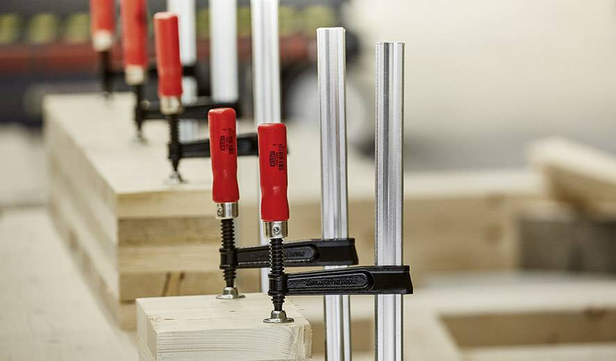 Гвинтовий затискач з ковкого чавуну TKPN 1000/120 Bessey TKPN100BE Максимальна ширина затискання: 1000 мм Хід: 120 мм