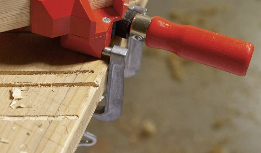 Затискач для столу LM10/5R8 100/50 Bessey LM10/5R8 Максимальна ширина затискання: 100 мм Подача: 50 мм