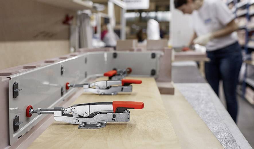 Горизонтальний затискач з горизонтальною основою STC-IHH /10_x00 0D_ Bessey STC-IHH15 Максимальна ширина затискання: 10 мм