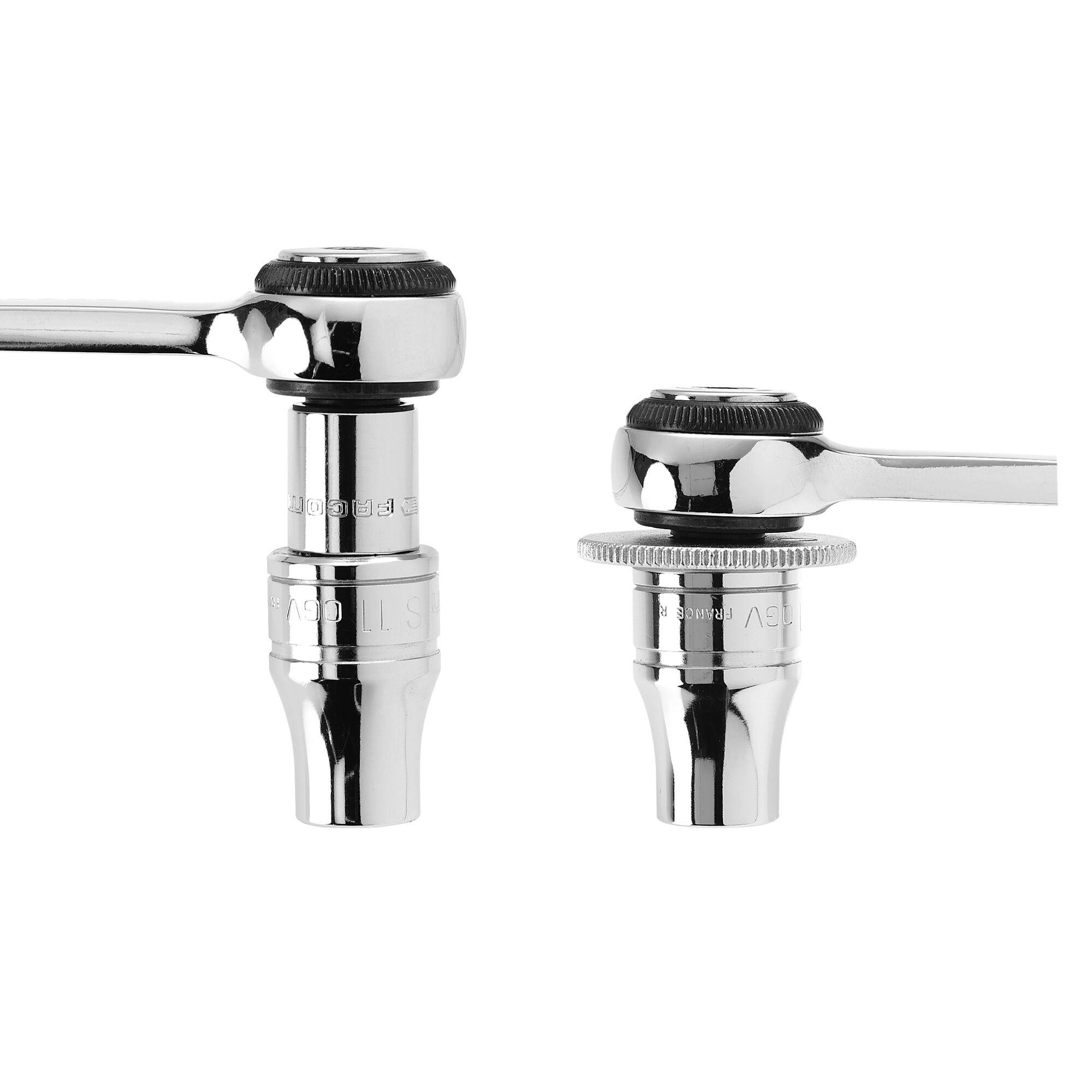 Dwa chromowane napowietrzniki do baterii wodnej, jeden wydłużony i jeden kompaktowy, na białym tle.