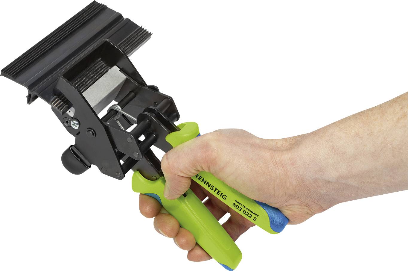 Ręka trzyma zieloną szablon profilową z czarną głowicą do zdejmowania profili i konturów do precyzyjnych pomiarów.