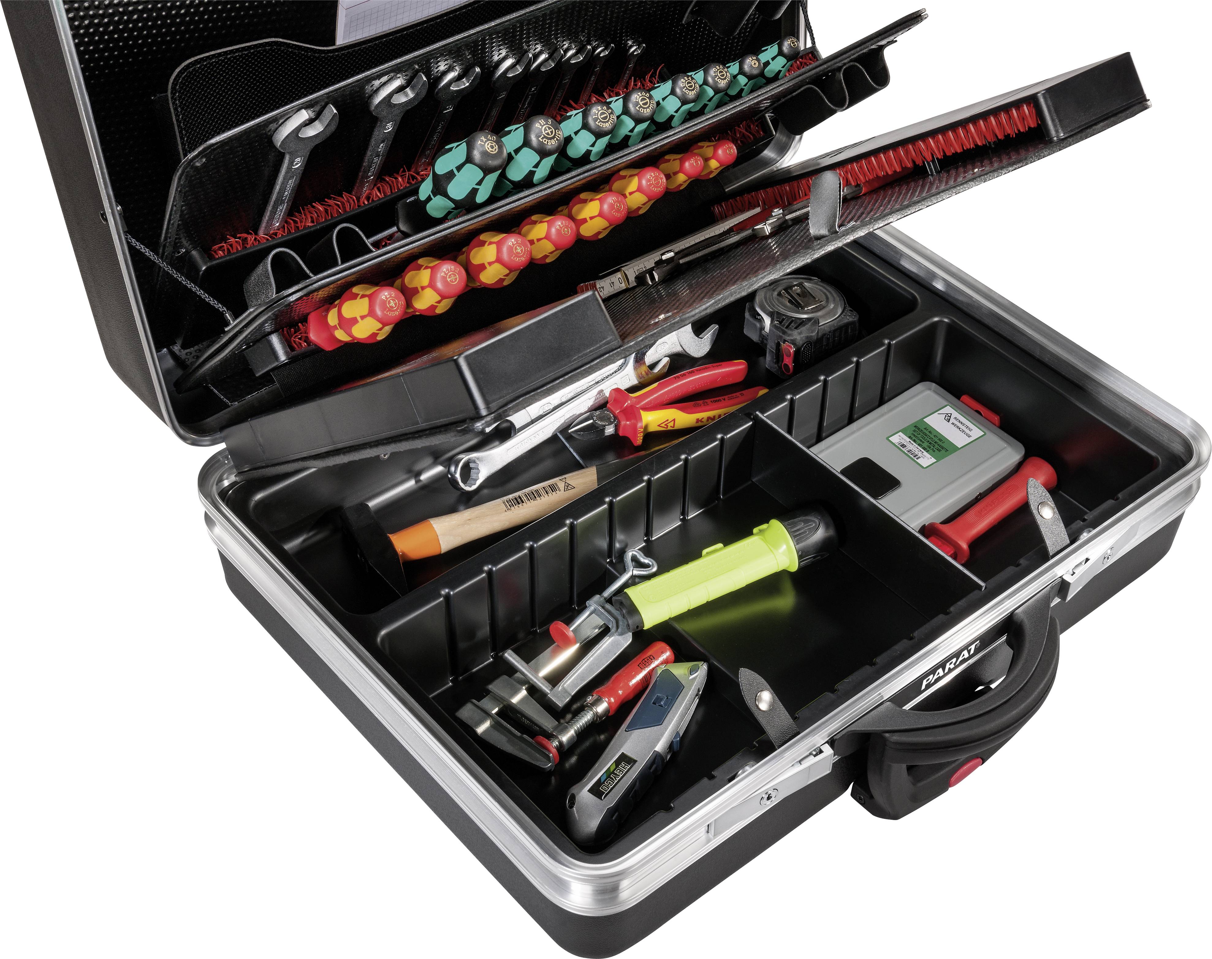 Otwarty kufer z narzędziami z różnymi narzędziami ręcznymi, takimi jak śrubokręty, szczypce, miara zwijana i młotek.