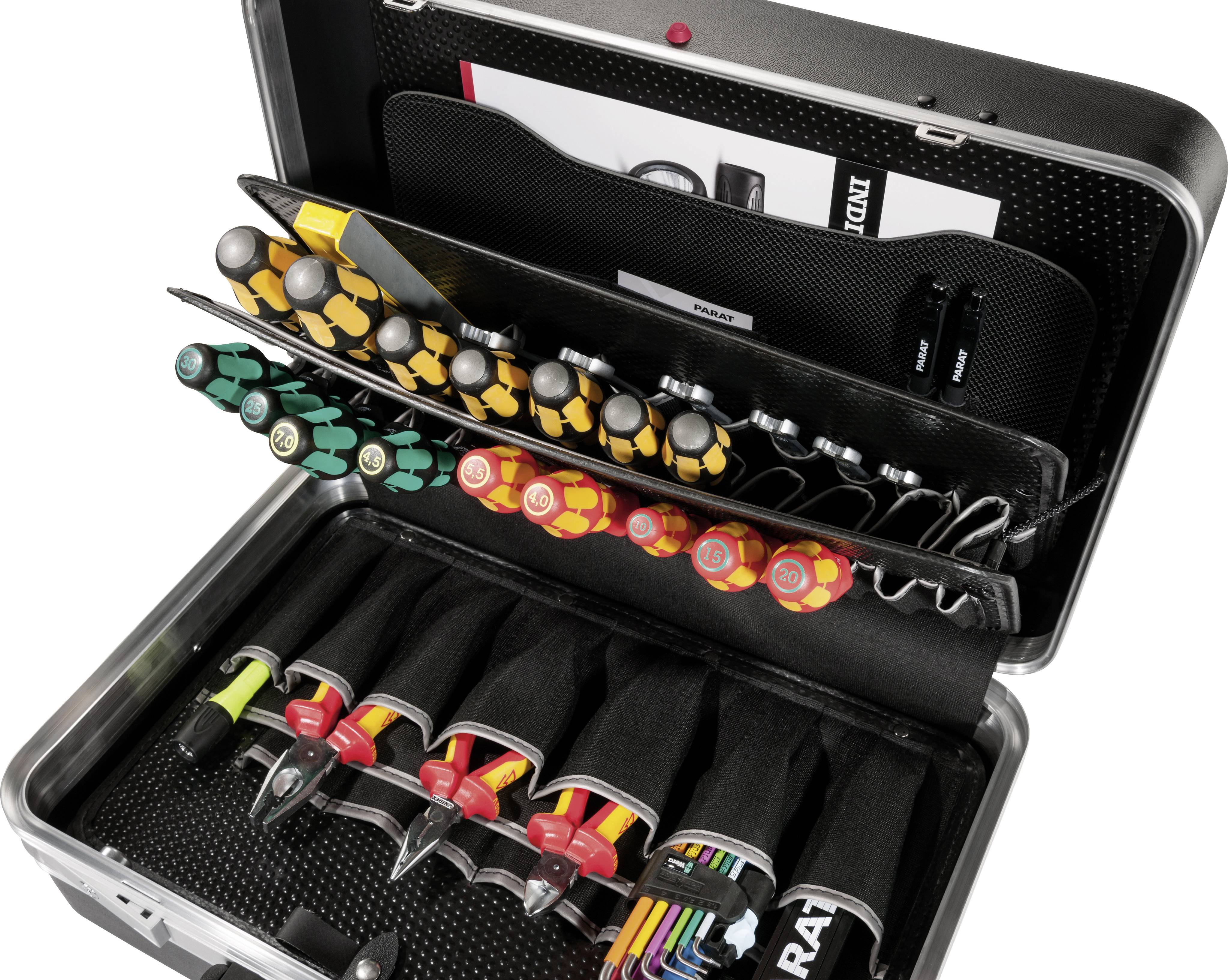 Otwarty kufer z narzędziami z różnorodnymi wkrętakami, szczypcami i narzędziami ułożonymi w schludnych rzędach.