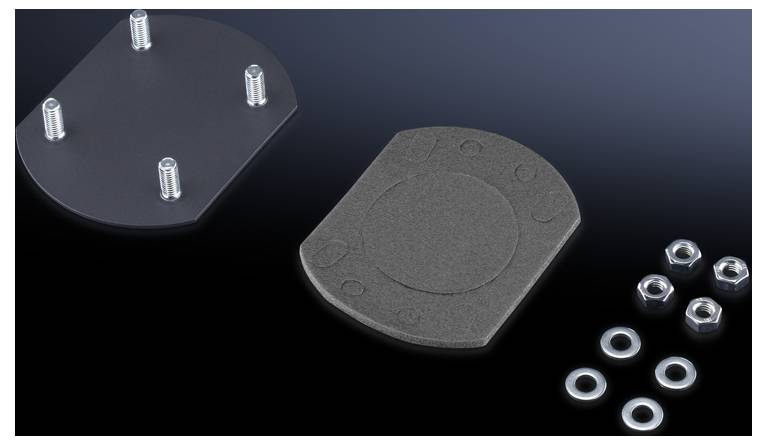 Płaska metalowa płyta z czterema śrubami, uszczelką oraz kilkoma nakrętkami i podkładkami na czarnym tle.