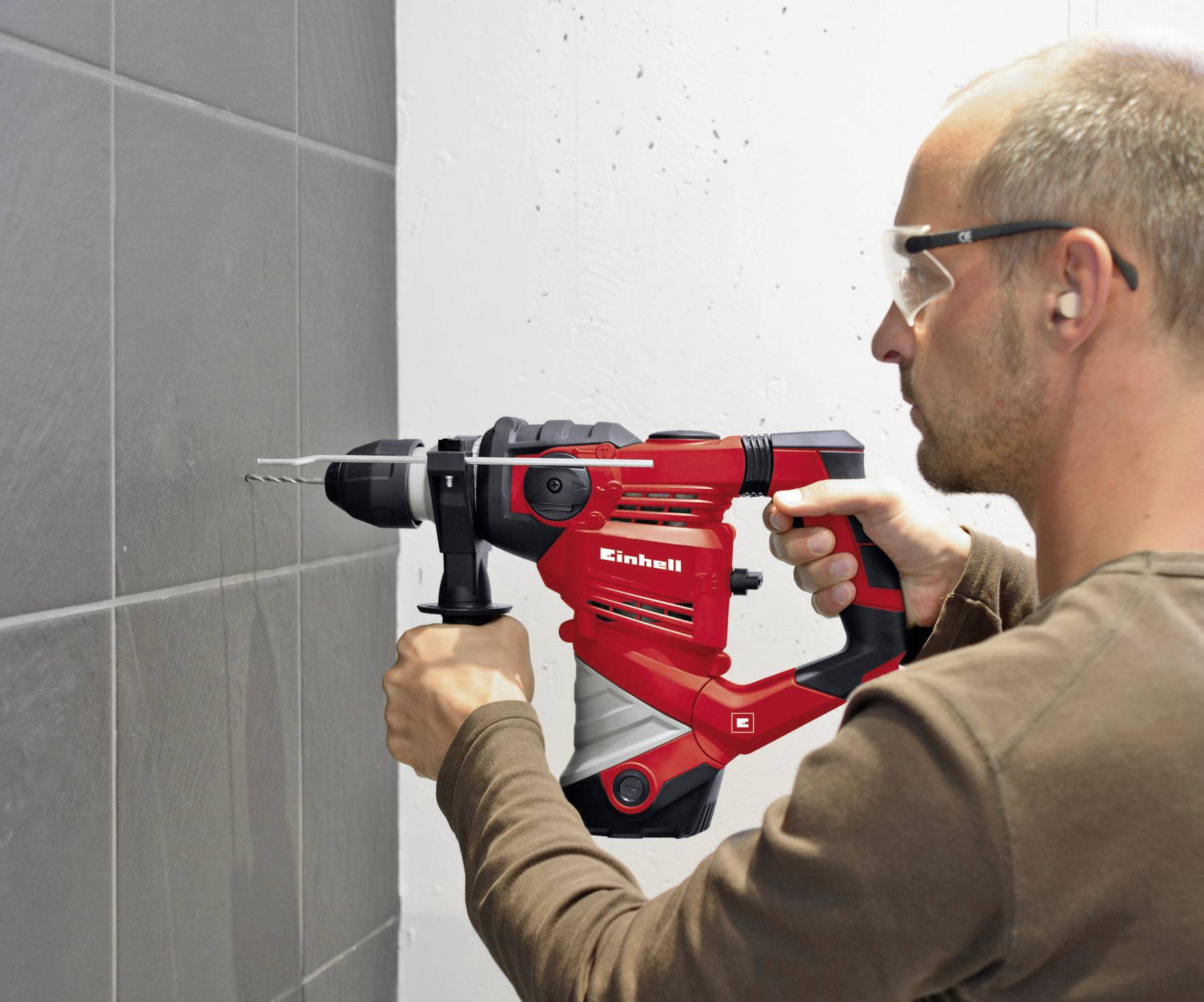 Перфоратор Einhell TH-RH 900/1 SDS-Plus; 900 Вт; в комплекті з кейсом