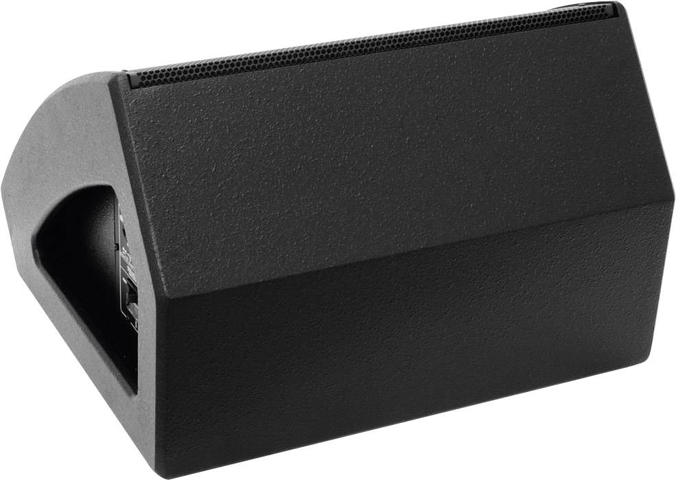 Czarny głośnik w kształcie prostokąta, lekko pochylony do tyłu, z widoczną metalową kratką głośnika i złączami z boku.