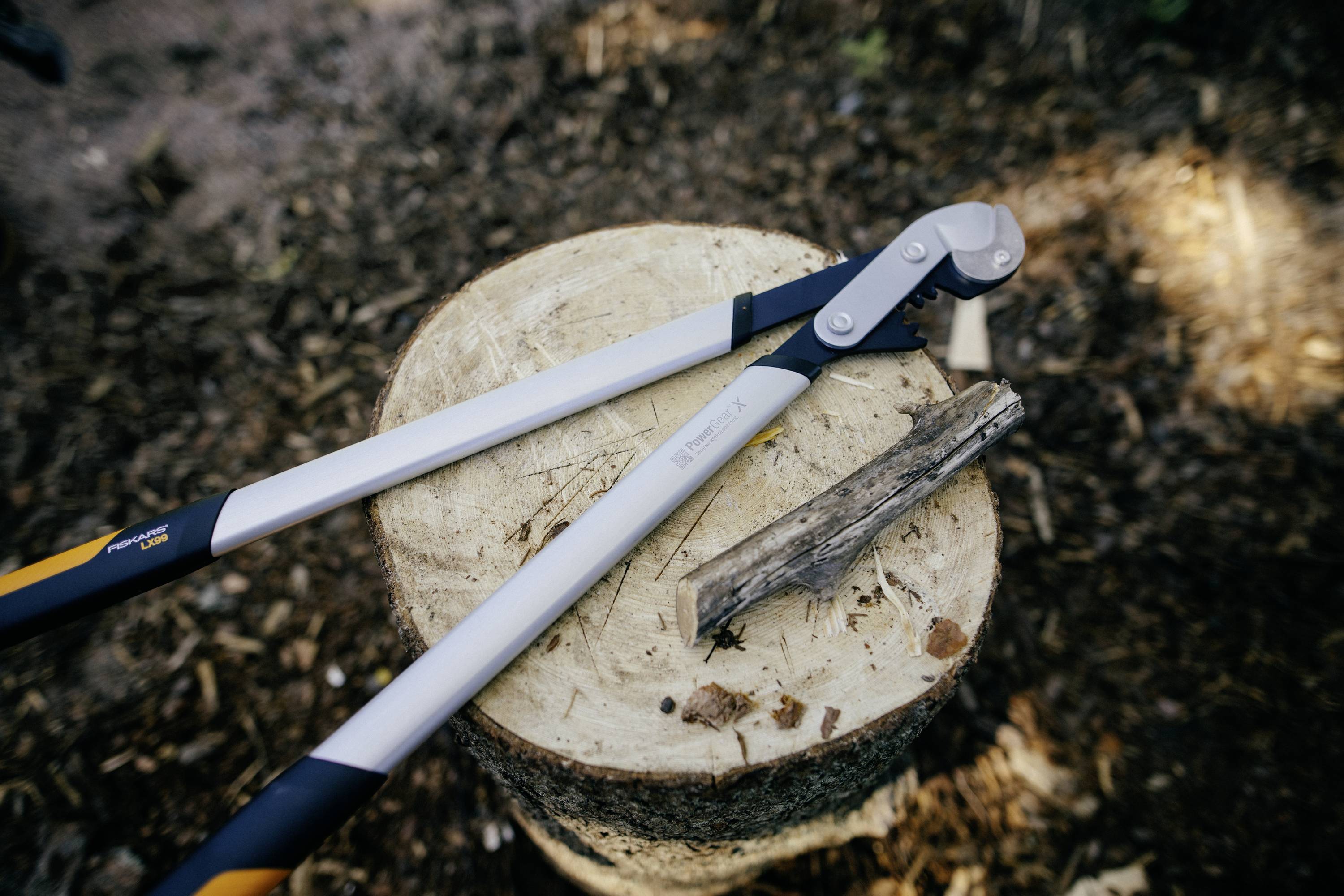 Ножиці для гілок Fiskars 1020189 PowerGearX LX99-L з ковадлом