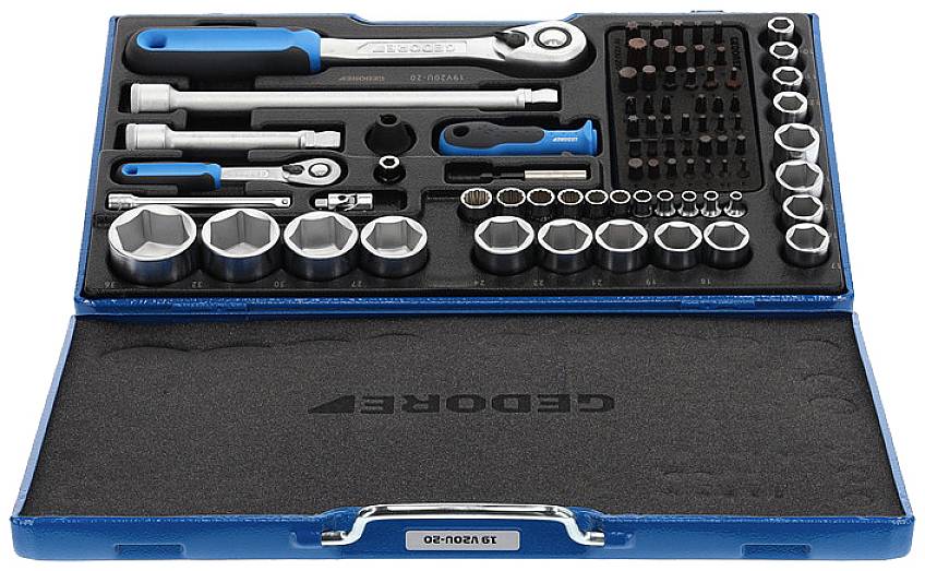 Zestaw narzędzi 'Gedor' z grzechotką, kluczami nasadowymi i grotami w czarnej walizce. Idealny do prac mechanicznych i napraw.