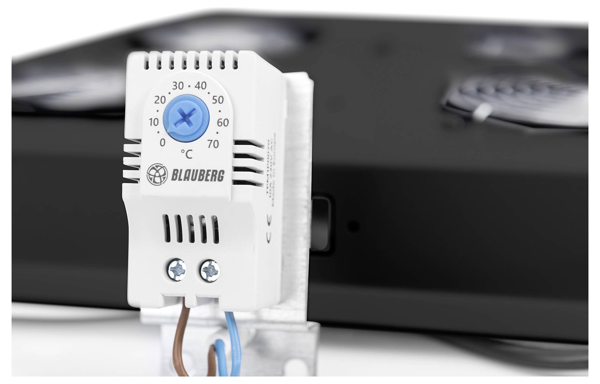 Вентилятор для серверної шафи Digitus DN-19 FAN-4-B-N DN-19 FAN-4-B-N 1 шт.