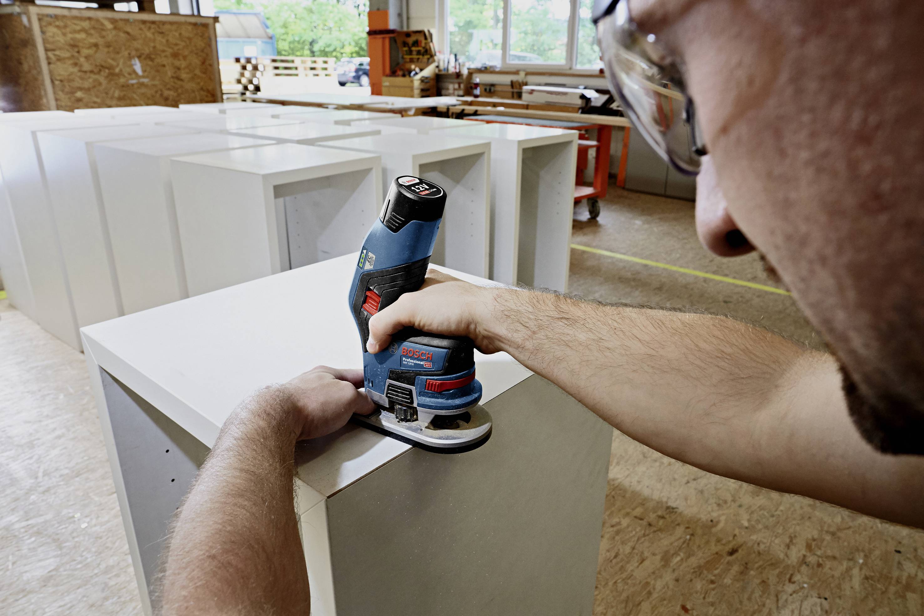 Акумуляторна кутова шліфувальна машина GKF 12V-8 без акумулятора Bosch Professional 06016B0002, німецький дистриб'ютор