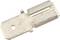 Metalowy łącznik z płaską podstawą, otworem na jednym końcu i dwoma pionowymi kolkami po przeciwnej stronie, używany do połączeń elektrycznych.