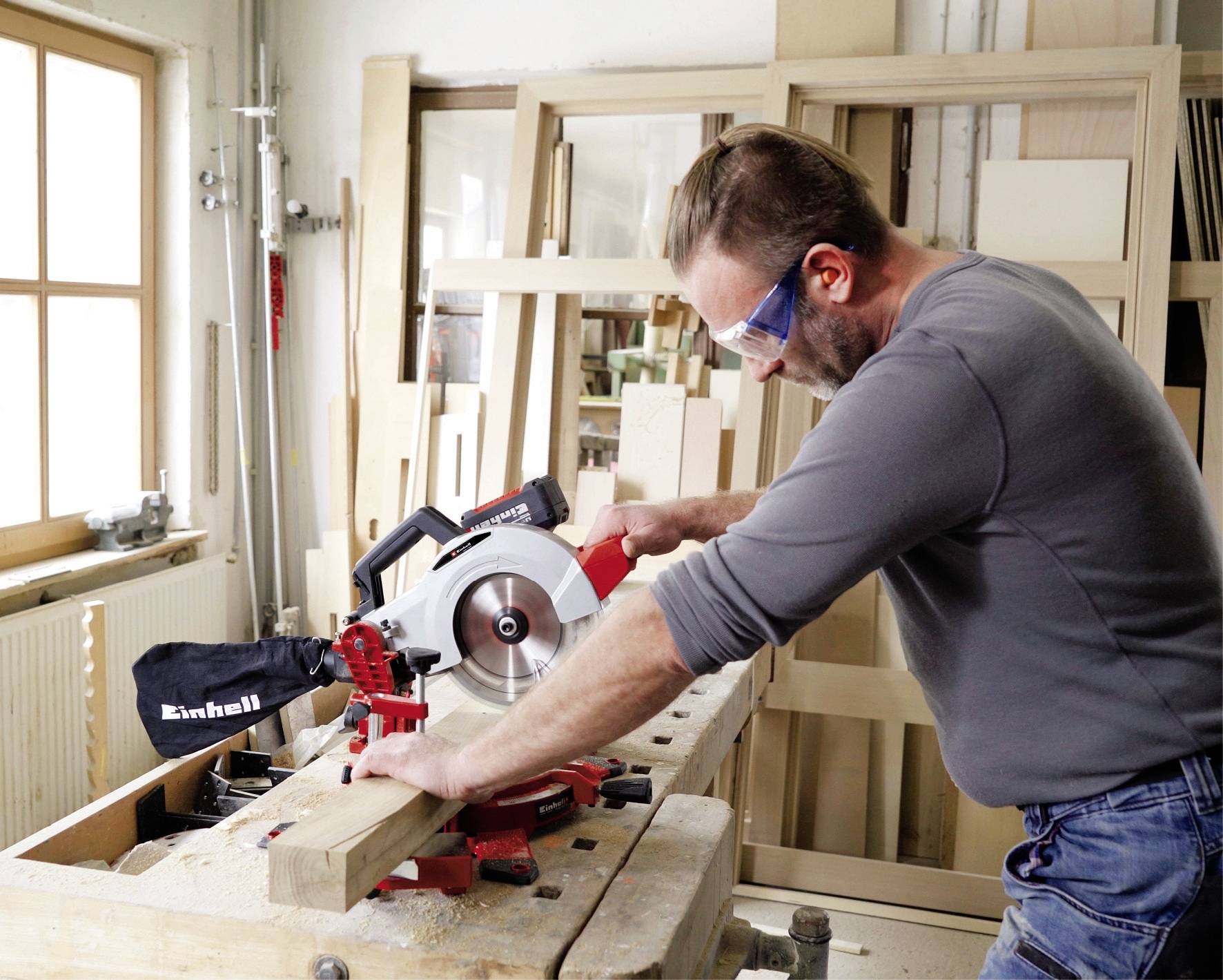 Акумуляторна торцювальна пилка Einhell Power X-Change TE-MS 18/210 Li-Solo 4300890 1 шт.