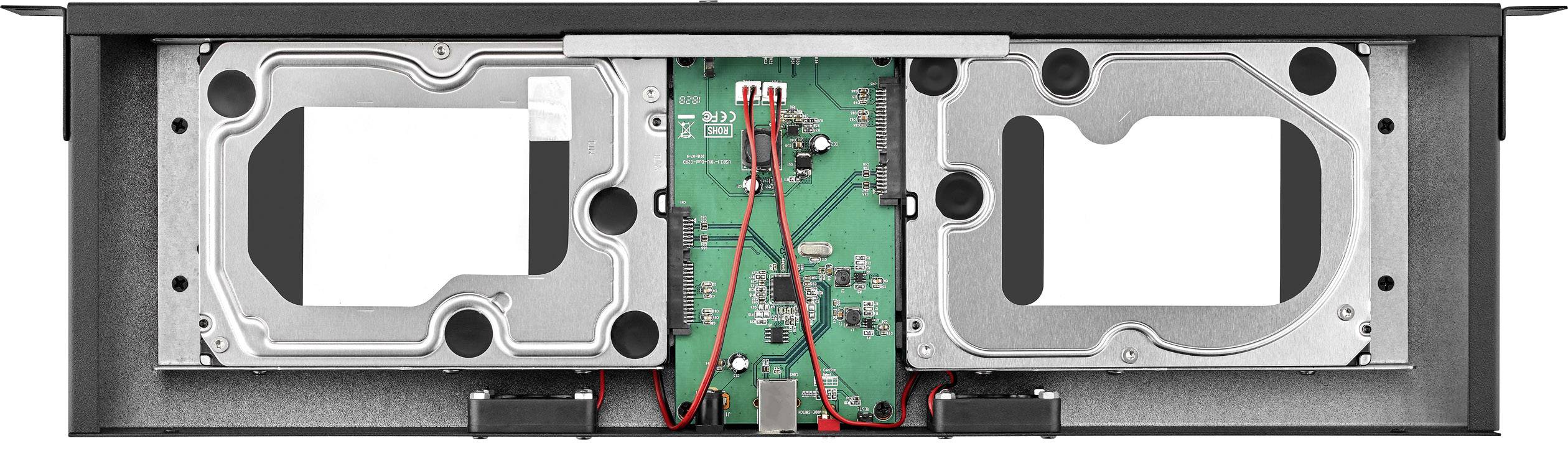 Na ilustracji pokazano wnętrze urządzenia elektronicznego z zieloną płytką drukowaną w centrum, otoczoną elementami metalowymi.