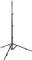 Czarny, regulowany statyw fotograficzny z trzema nogami i regulowaną kolumną środkową, odpowiedni do sprzętu fotograficznego lub oświetleniowego.
