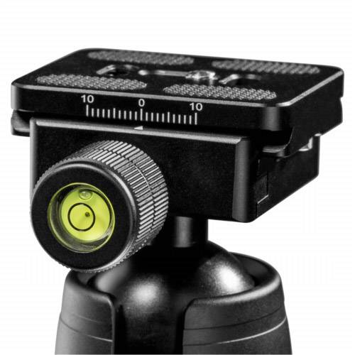 Głowica statywu z zintegrowaną poziomicą i regulacją milimetrową, przeznaczona do precyzyjnego ustawiania kamer podczas fotografowania.