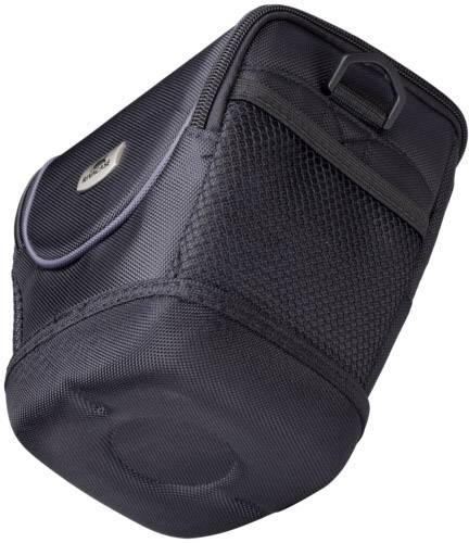 Czarna, kompaktowa torba na aparat fotograficzny z zamkiem błyskawicznym, siatkowymi kieszonkami bocznymi iuchwytem na górze. Odpowiednia dla małych aparatów i akcesoriów.