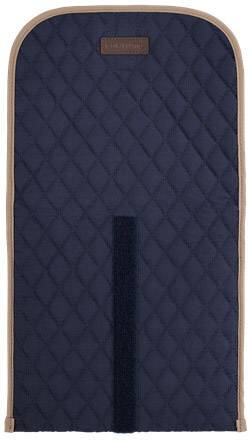 Ciemnoniebieska, pikowana płyta z beżową krawędzią i czarnym pasem pośrodku, prawdopodobnie pokrowiec na siedzenie samochodowe.