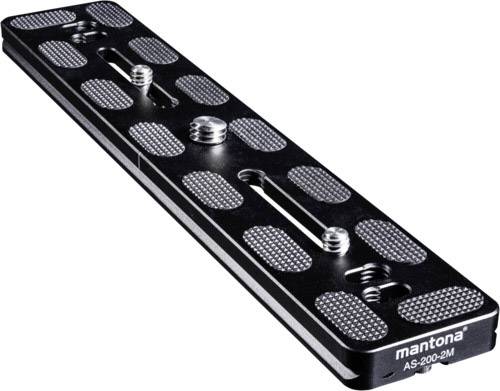 Długa czarna płyta kamerowa marki 'mantona' z wieloma otworami na śruby i antypoślizgową powierzchnią.