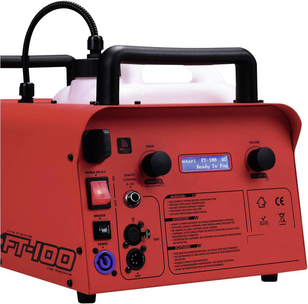 Czerwona maszyna do wytwarzania mgły z uchwytem i przełącznikami. Wyświetlacz pokazuje 'Ready To Fog'. Z przodu widocznych kilka gniazd przyłączeniowych i przełączników.