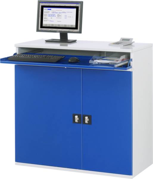 Biurko komputerowe z niebieską szafką, monitorem, klawiaturą i myszą na blacie roboczym. Szafka posiada dwie drzwiczki z uchwytami.