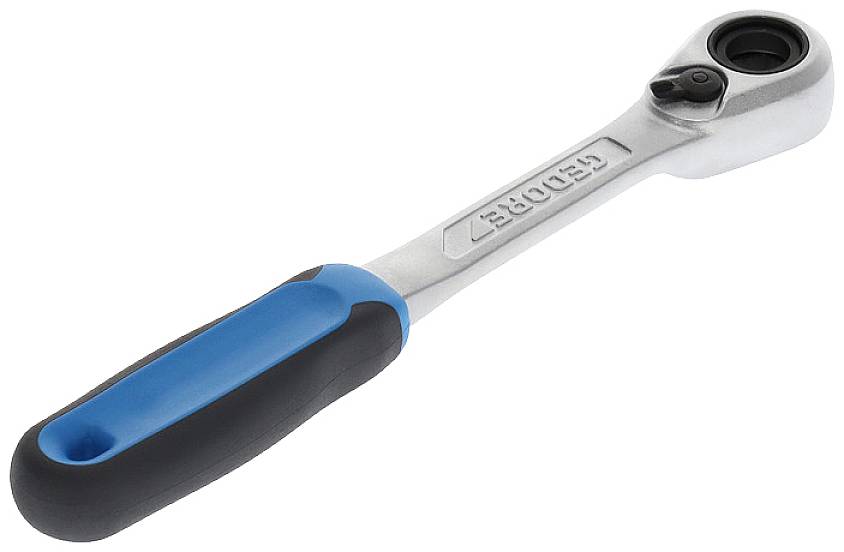 Klucz z grzechotką z niebiesko-czarnym uchwytem, wykonany z metalu, używany do obracania śrub lub nakrętek w ograniczonej przestrzeni.