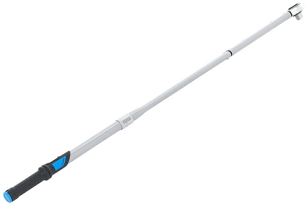 Długi klucz dynamometryczny z czarnym uchwytem i niebieskim przyciskiem blokady, przeznaczony do precyzyjnego dokręcania śrub.