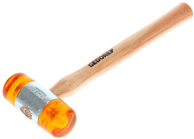 Młotek z pomarańczową plastikową główką i drewnianym uchwytem, oznaczony napisem 'GEDORE'.