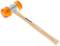 Młotek gumowy z drewnianą rączką i pomarańczową główką, marka 'GEDORE'.