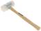 Młotek z tworzywa sztucznego z metalową główką, drewnianym uchwytem i napisem 'GEDORE'. Odpowiedni do stosowania przy delikatnych materiałach.