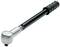 Klucz dynamometryczny z czarną rękojeścią i srebrną głowicą, używany do precyzyjnego dokręcania połączeń śrubowych.