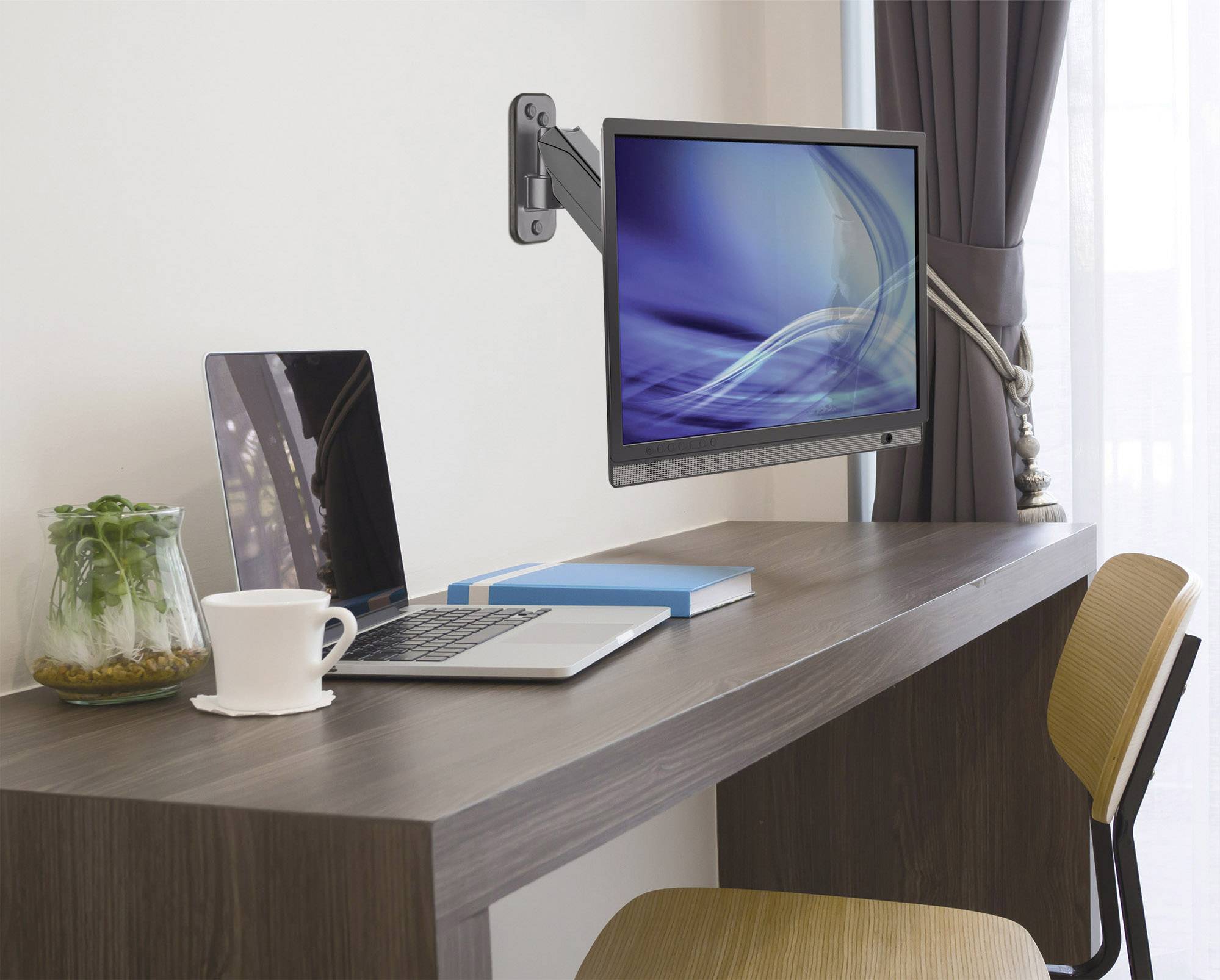 Настінне кріплення для монітора Manhattan 461603 1 дисплей 43,2 см (17 дюймів) - 81,3 см (32 дюйми), чорний поворотний, регульован