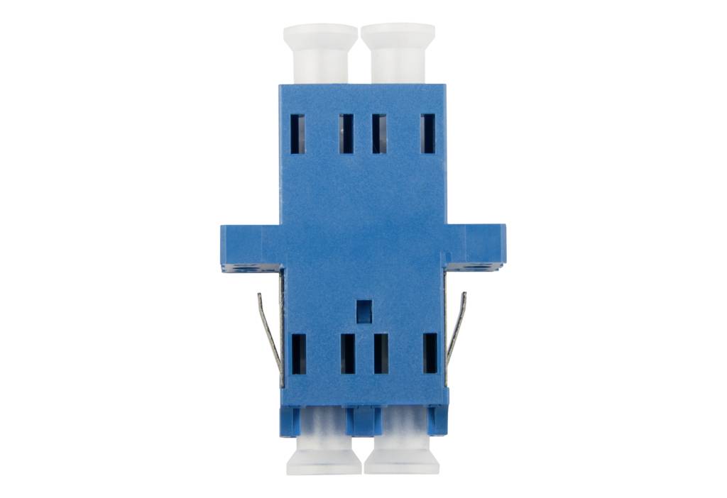Niebieski adapter z tworzywa sztucznego z czterema prostokątnymi wycięciami i dwoma białymi złączami na górze, służy do łączenia kabli światłowodowych.