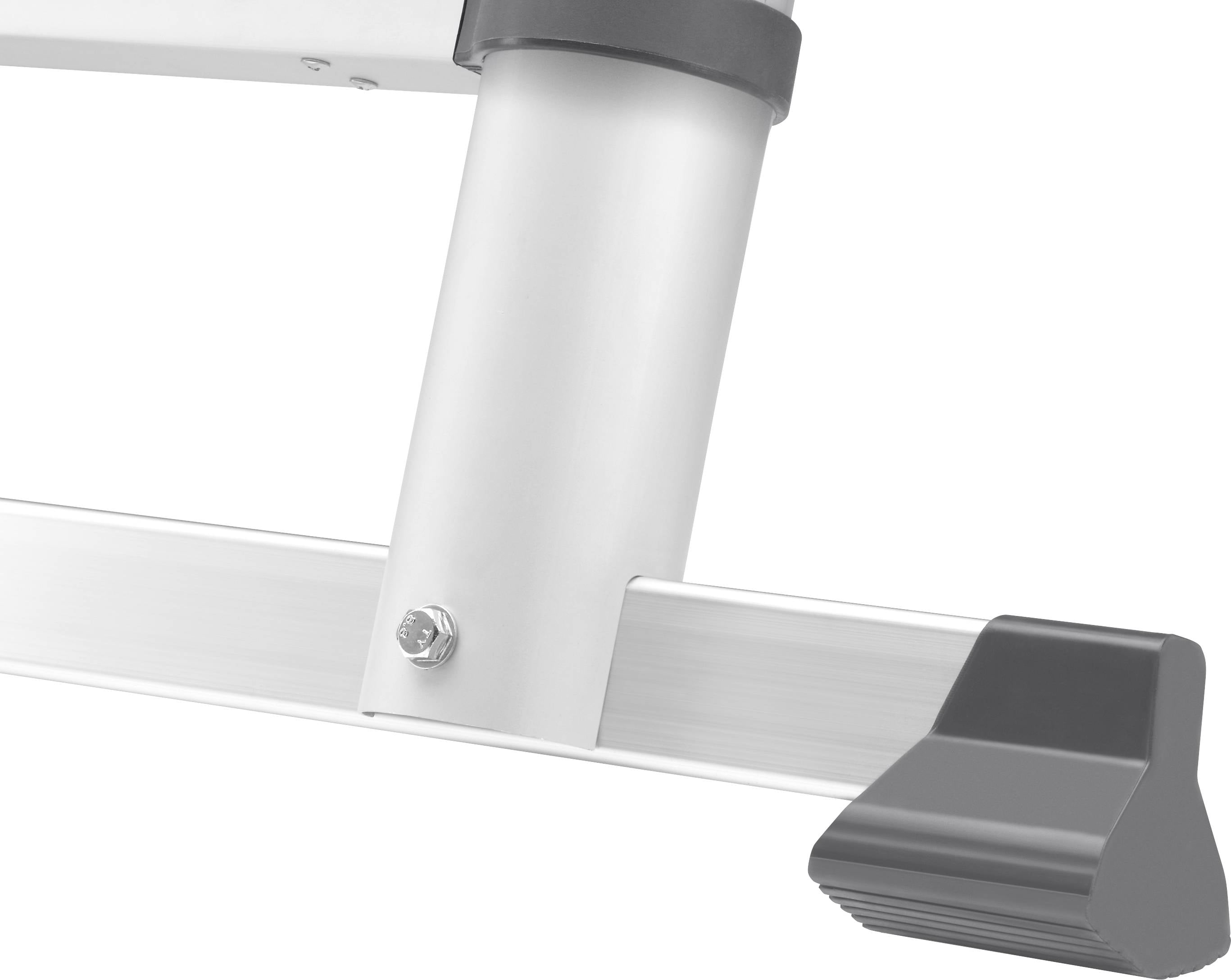 Obraz przedstawia dolną część metalowej nogi stołowej zakończonej plastikową stopką, wzmocnioną poprzeczką dla zwiększenia stabilności.