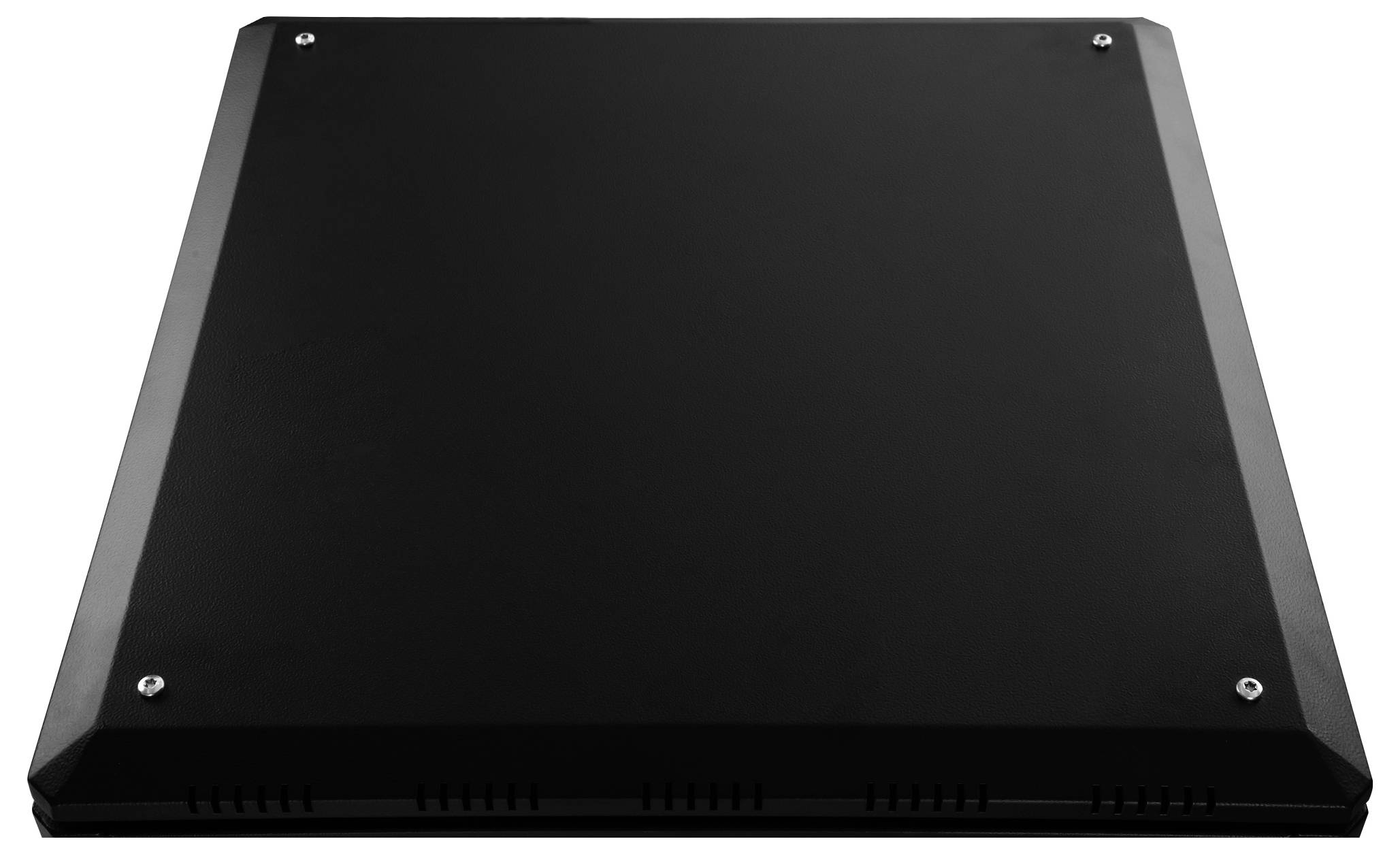 Czarna kwadratowa metalowa płyta z fazowanymi krawędziami i widocznymi śrubami w narożnikach, umieszczona na białej powierzchni.