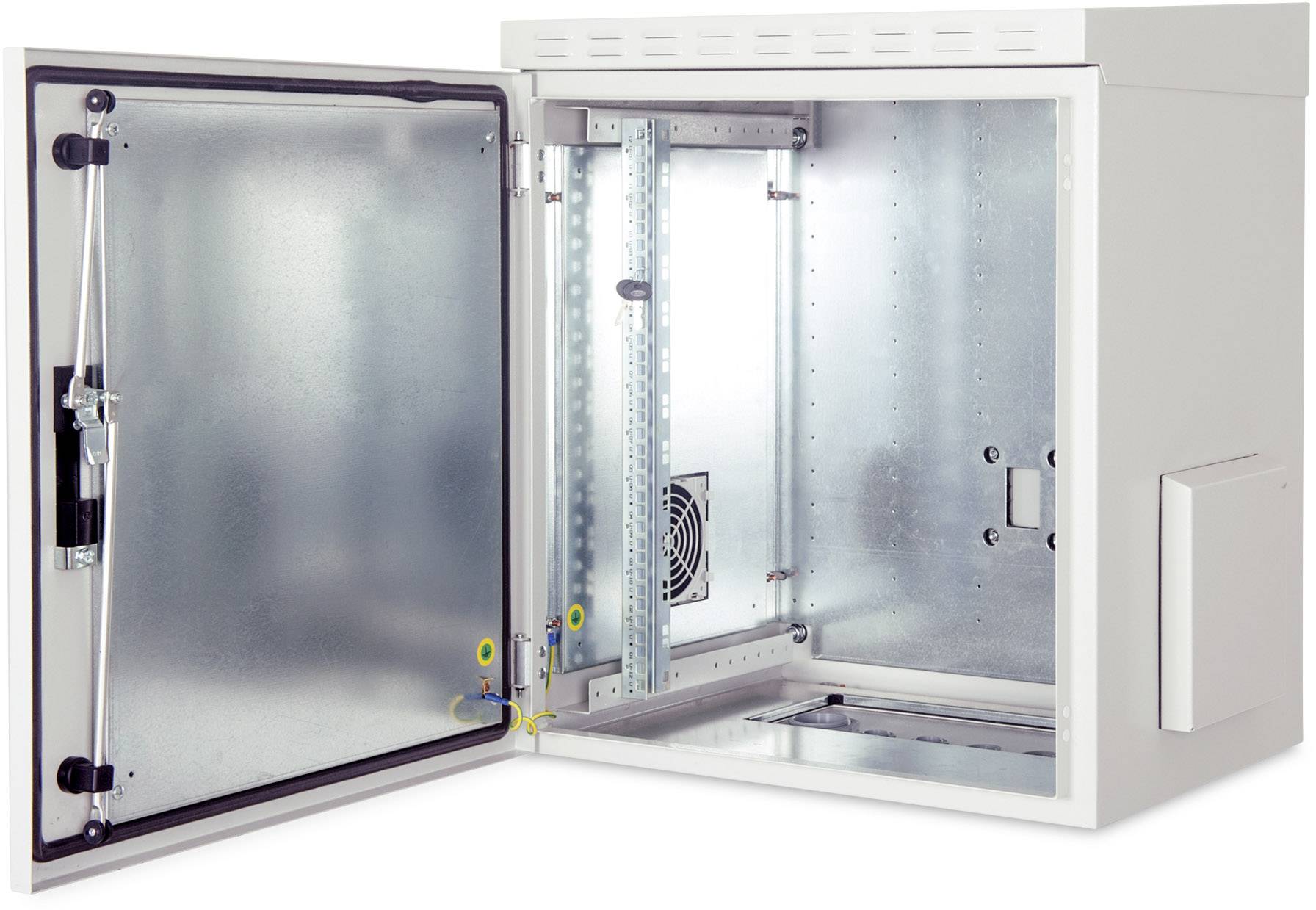 Pusty, otwarty szafka metalowa z widocznymi otworami wentylacyjnymi i przepustami kablowymi, odpowiednia do instalacji urządzeń technicznych.