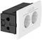 Biała podwójna wtyczka w obudowie z tworzywa sztucznego, z czarnym tyłem, odpowiednia do montażu w europejskich ścianach.