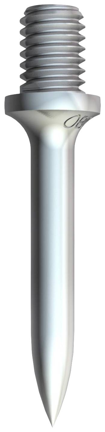 Srebrny metalowy gwóźdź o ostrej końcówce i gwincie na górnym końcu.