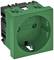 Zielona wtyczka w kwadratowej obudowie z tworzywa sztucznego z przyłączami przewodu ochronnego, odpowiednia do montażu w systemach modularnych.