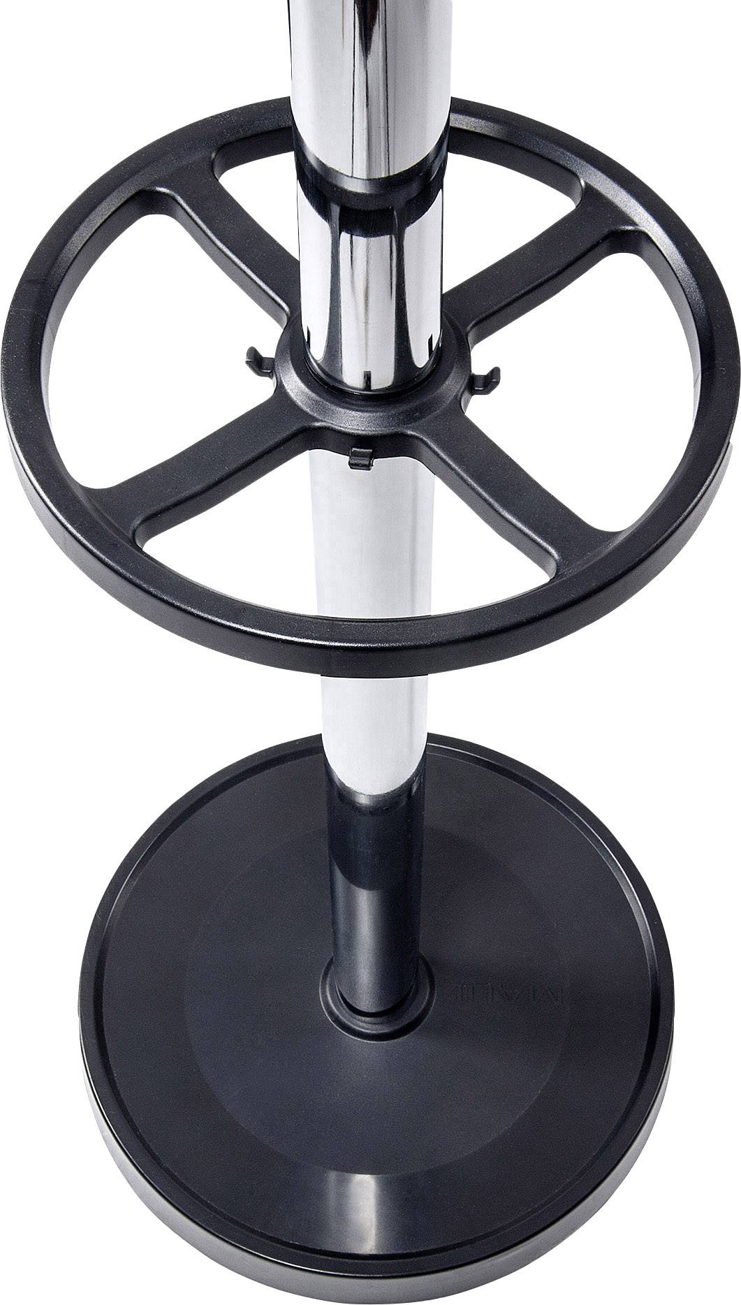 'Kolumna metalowa z okrągłą, czarną podstawą i zamocowanym centralnie, okrągłym, kratkowatym uchwytem z tworzywa sztucznego.'