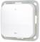 Kwadratowy, biały przełącznik do montażu ściennego, otoczony jasnoszarą ramką.
