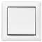 Włącznik światła z białego tworzywa sztucznego, w kształcie kwadratu, umieszczony centralnie na białym tle.